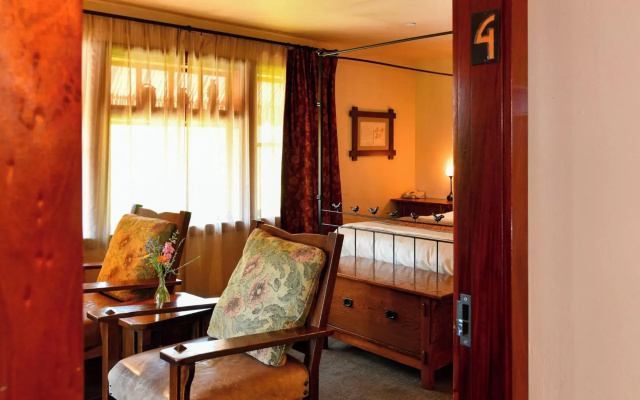 photo 3 of Blackbird Inn
