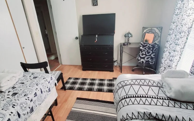 photo 2 of Room-black-white Rm By Yale U
