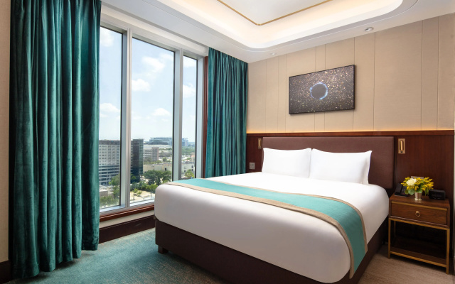 photo 4 of Blossom Hotel Houston, Curio Collection by Hilton