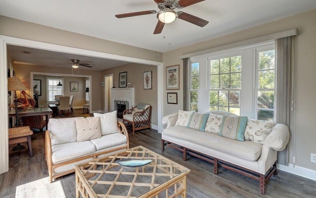 photo 4 of Rockport Blue Crab Bungalow Close to City Attractions by Redawning