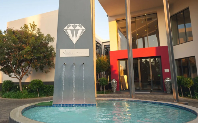 photo 3 of Blue Diamond