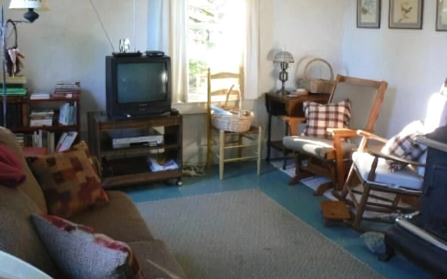photo 3 of Blue House - Two Bedroom Home