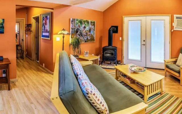 photo 3 of Blue Moon Cottage ~ Pet Friendly ~ 5 Blocks to OSF