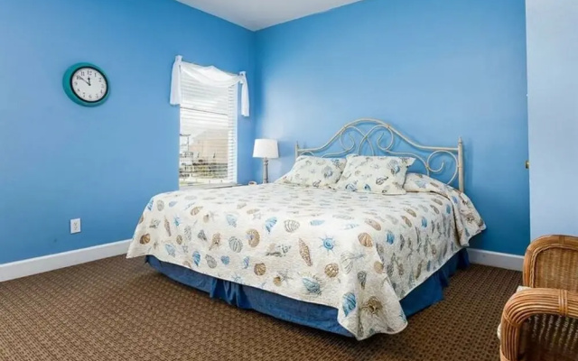 photo 2 of Blue Parrot 1 by Meyer Vacation Rentals