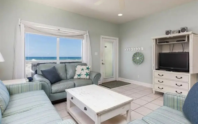 photo 5 of Blue Parrot 1 by Meyer Vacation Rentals