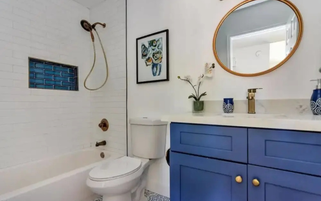 photo 5 of Blue Pool White House Luxury 4 bd 2 ba w/ Pool!