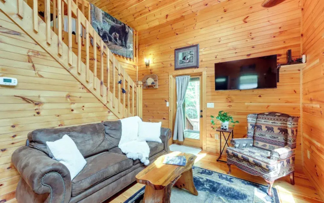 photo 2 of Blue Ridge Cabin Rental w/ Deck & Screened Porch!