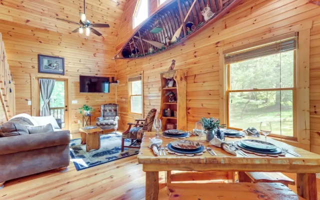 photo 3 of Blue Ridge Cabin Rental w/ Deck & Screened Porch!