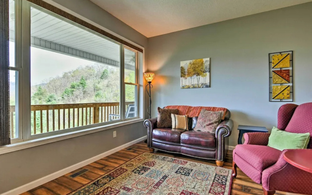 photo 2 of Blue Ridge Mountain Rental w/ Hot Tub & Gas Grill!