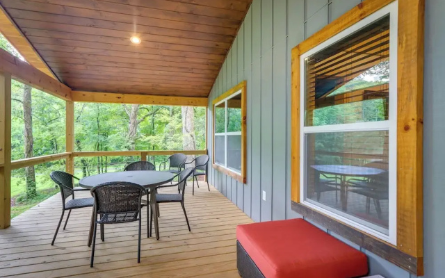 photo 2 of Blue Ridge Mountainside Cottage w/ Fire Pit!