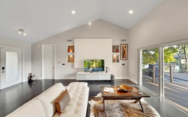 photo 4 of Blue stone lake home by PMI