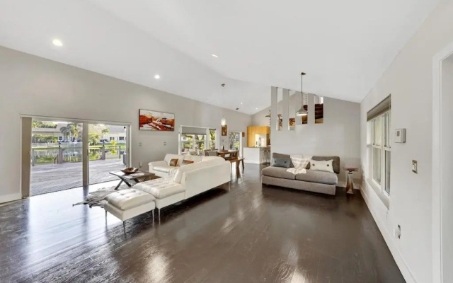 photo 5 of Blue stone lake home by PMI