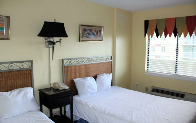 photo 2 of Blue Water Beachfront Condo 2 Mi to SkyWheel!