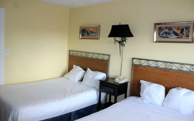 photo 4 of Blue Water Beachfront Condo 2 Mi to SkyWheel!