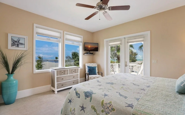 photo 4 of Blue Water Escape 3 Bedroom Villa by RedAwning