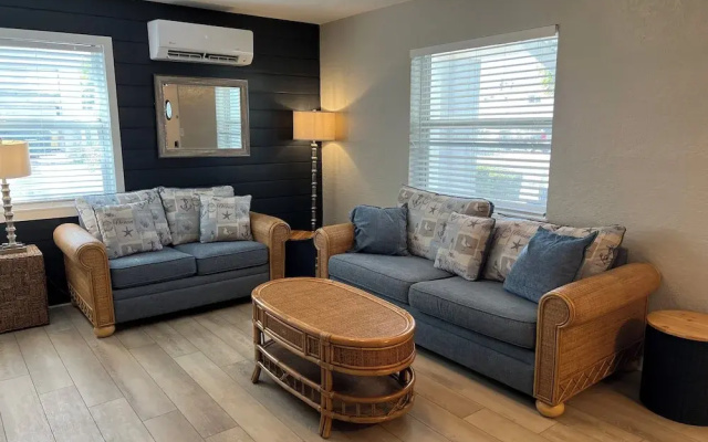 photo 2 of Blue Wave Suites