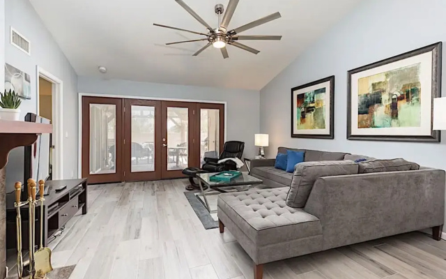 photo 2 of Bluebell Retreat 2BR by Casago