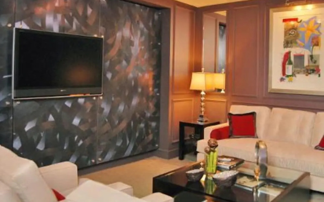 photo 3 of Bluebird Suites DC Financial District