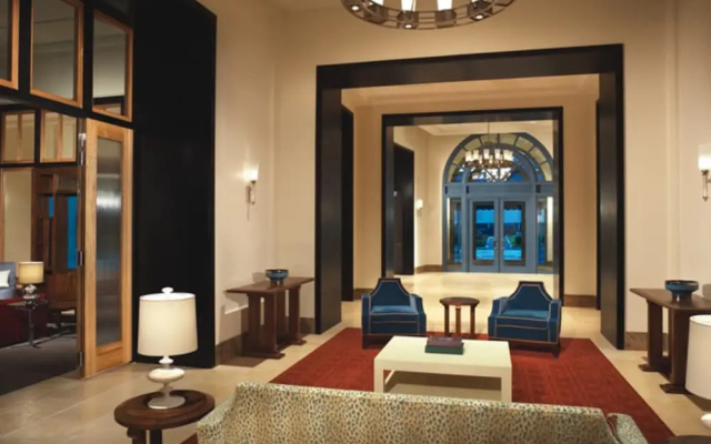 photo 2 of Bluebird Suites in Crystal City