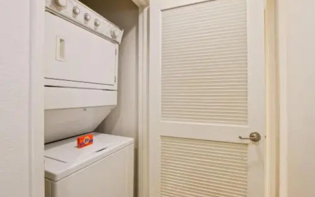 photo 4 of Bluebird Suites in Irvine