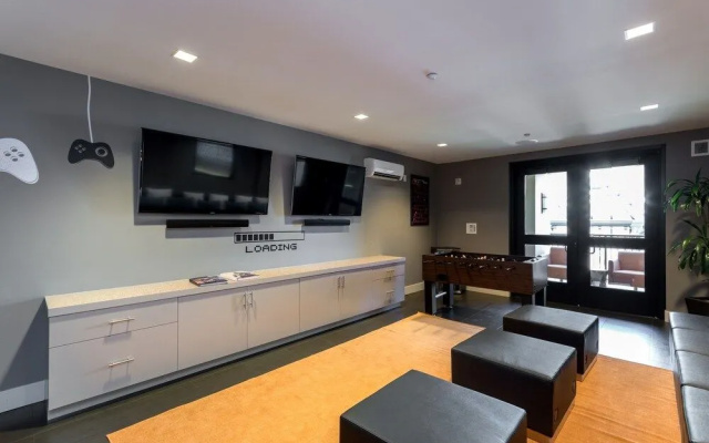 photo 3 of Bluebird Suites in Silicon Valley