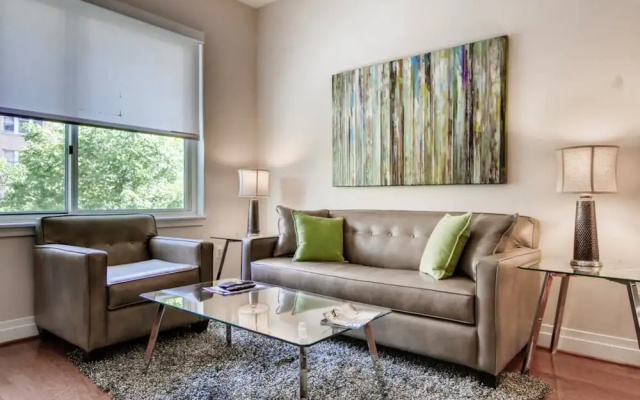 photo 3 of Bluebird Suites on Washington Circle