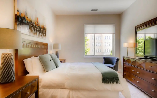 photo 4 of Bluebird Suites on Washington Circle