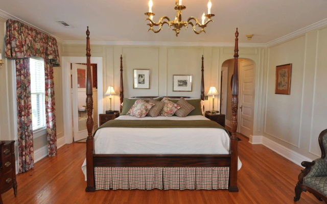 photo 4 of Bluff View Inn