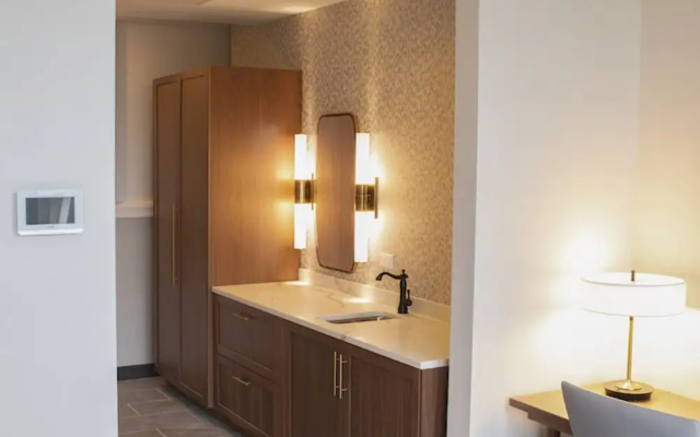photo 5 of BLU-Tique, Akron, a Tribute Portfolio Hotel