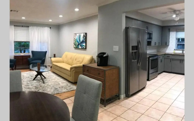 photo 2 of Boho Vibe 3B/2B centrally located Alta Vista Home