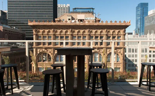 photo 3 of Bold 3BR in the Chicago Loop by Sonder