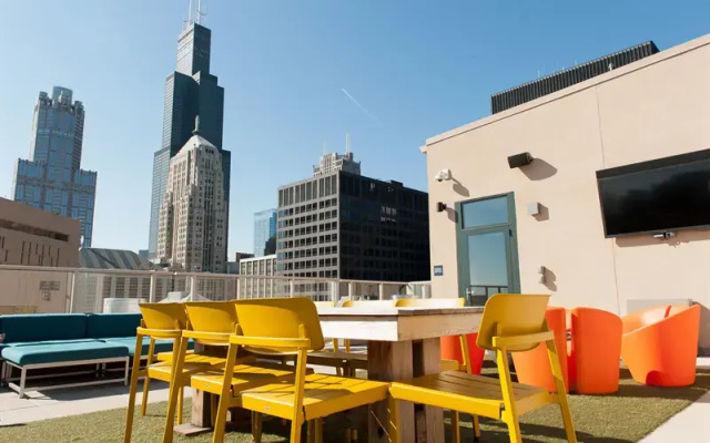 photo 4 of Bold 3BR in the Chicago Loop by Sonder