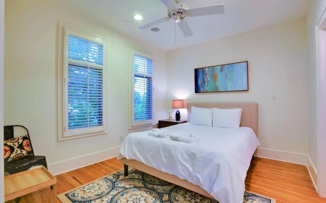 photo 2 of Bold 3br/3.5ba 3-story Home in Vandy Area by Domio