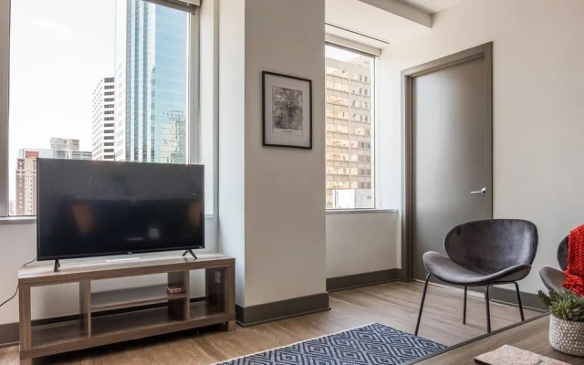 photo 2 of FRONTDESK The Grand Apts Downtown Kansas City