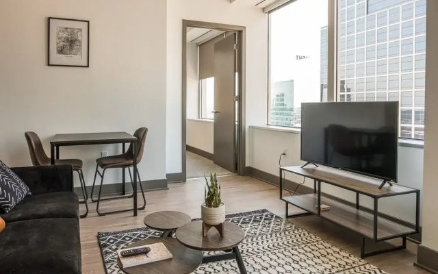 photo 3 of FRONTDESK The Grand Apts Downtown Kansas City