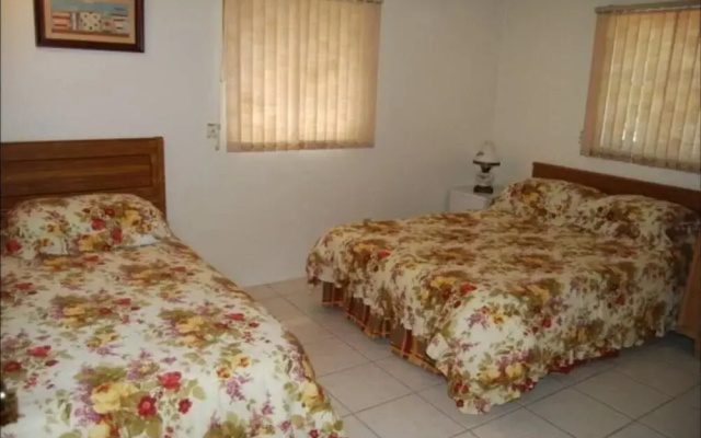 photo 2 of Bonita Shores Cottage - Weekly