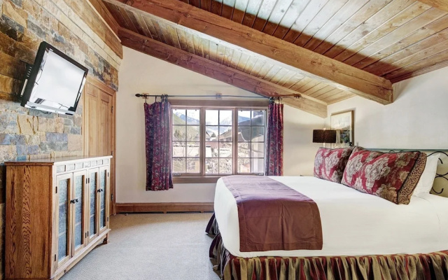 photo 3 of 2 BR Condo at The Lodge at Vail View of Gore Range by RedAwning - Save 20% on 7+ Nights!