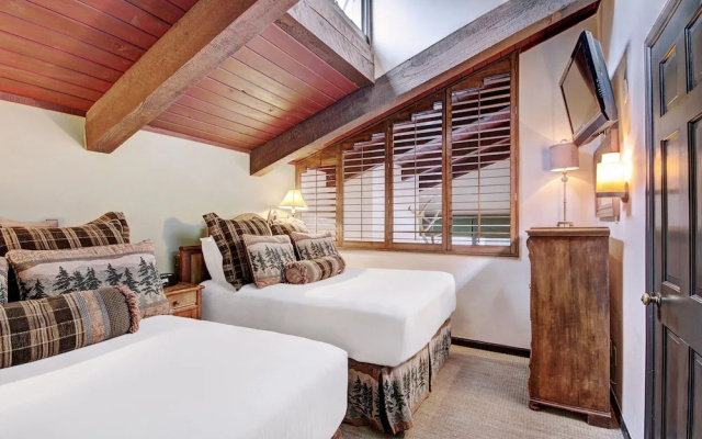 photo 3 of Rustic Mountain View 2Bedroom Condo- Lodge at Vail by RedAwning - Save 20% on 7+ Nights!