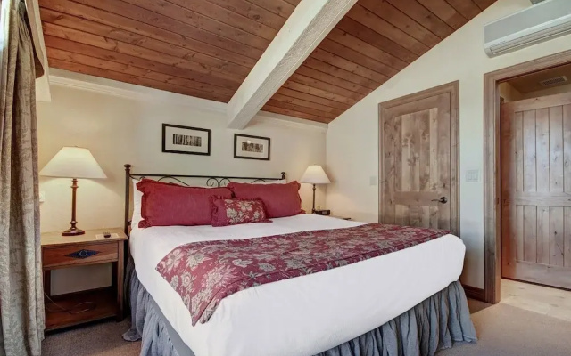 photo 4 of Modern 2 BR Condo Lodge at Vail, Walk to Gondola by RedAwning - Save 20% on 7+ Nights!