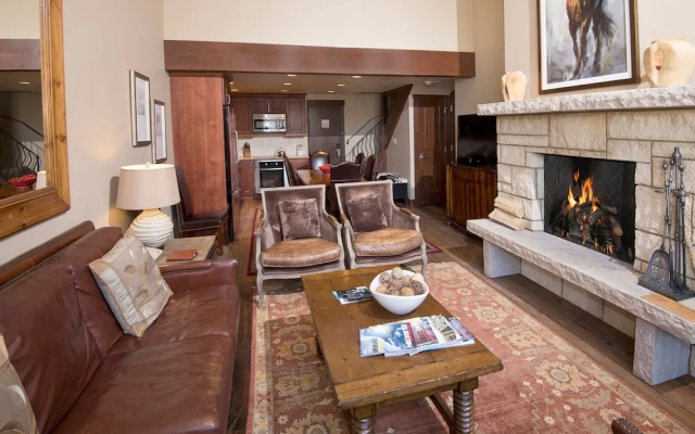 photo 2 of Premier Mountainside 2 BR Condo at Lodge at Vail by RedAwning - Save 20% on 7+ Nights!