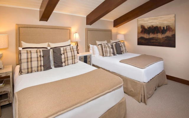 photo 4 of Premier Mountainside 2 BR Condo at Lodge at Vail by RedAwning - Save 20% on 7+ Nights!