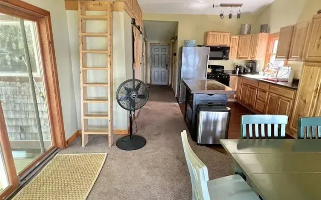 photo 5 of Boomfish Limit 5 2 Bedroom Cottage by RedAwning