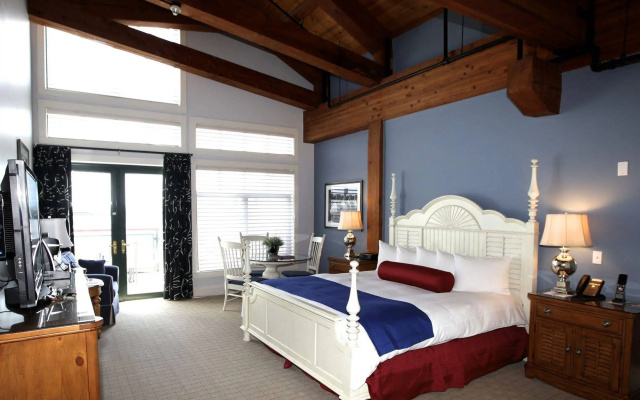 photo 2 of Boston Yacht Haven Inn & Marina