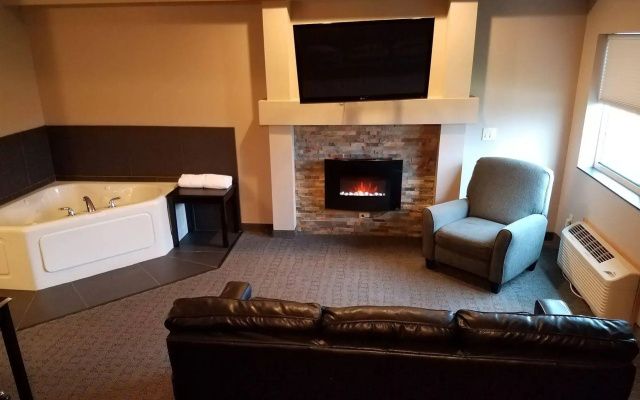 photo 3 of Okoboji Inn & Suites