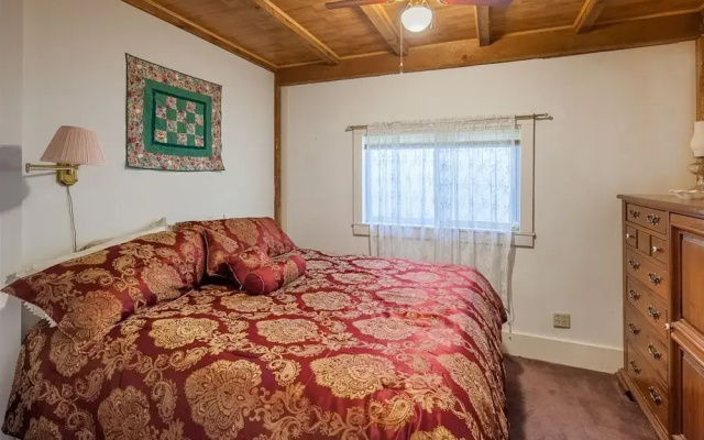 photo 3 of Bove Cottage 2-limit 6 2 Bedroom Cottage by RedAwning