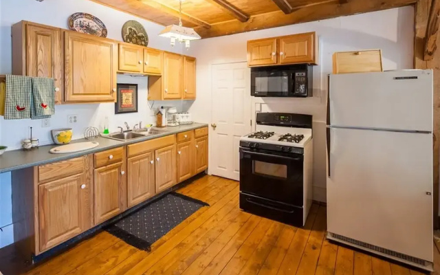 photo 5 of Bove Cottage 2-limit 6 2 Bedroom Cottage by RedAwning