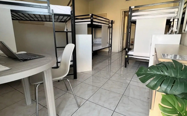 photo 2 of Bposhtels Hollywood Florida - Hostel