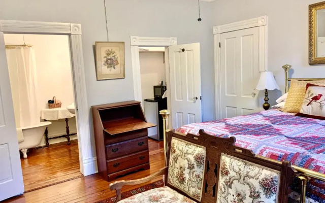 photo 2 of Brackenridge House Bed & Breakfast