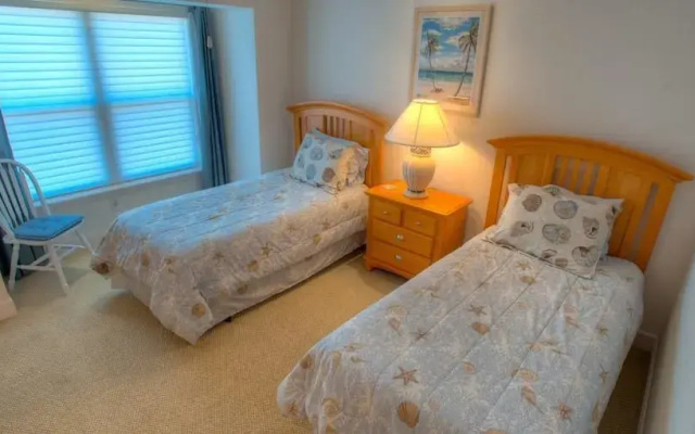 photo 2 of Bradenton Beach Club 245 Apartment 3