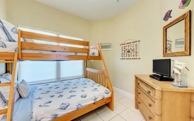 photo 4 of Bradenton Beach Club Bliss w/ Hot Tub & Private Beach Access by Amibr